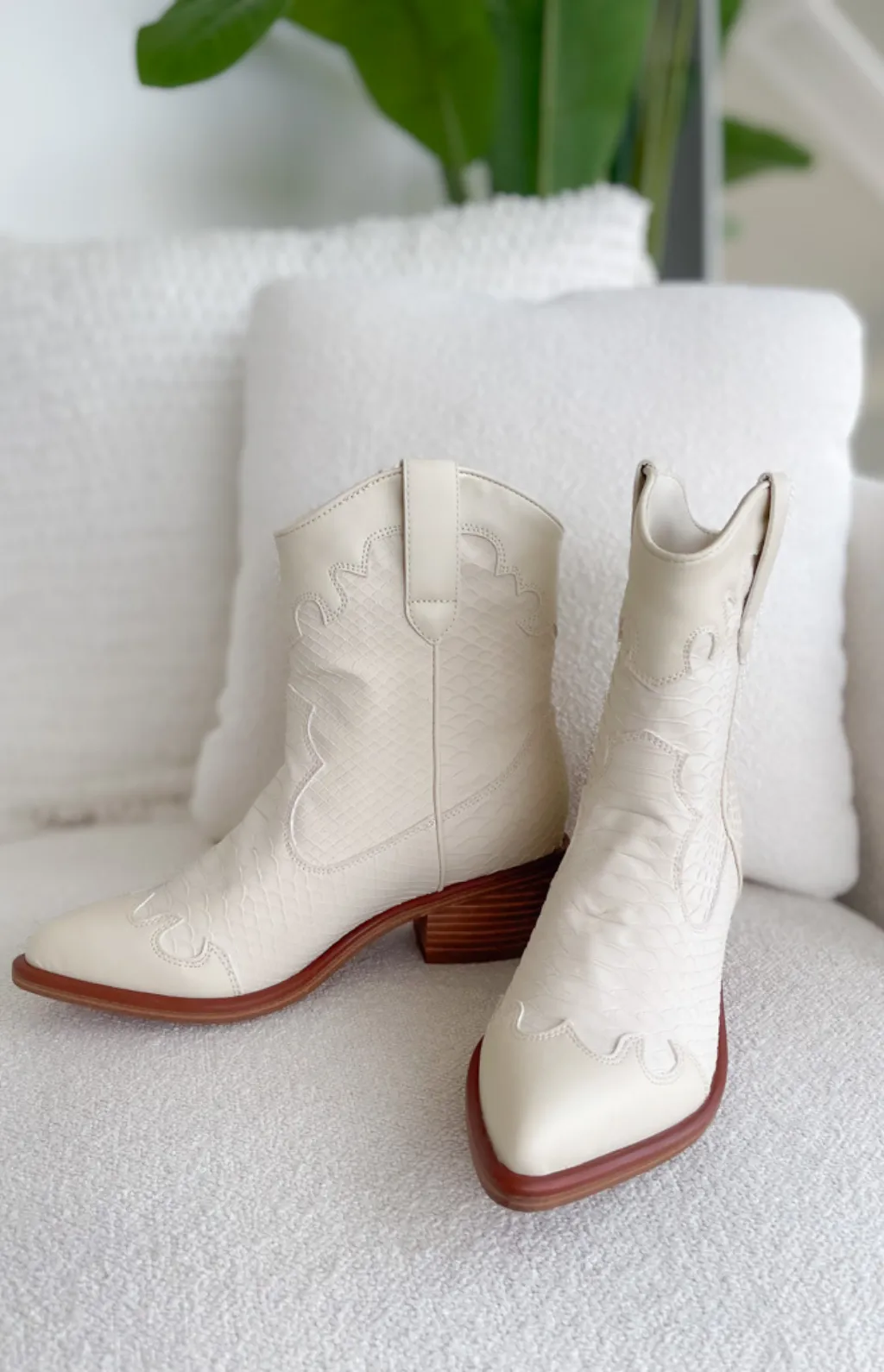 Ainsley Ivory Western Boots