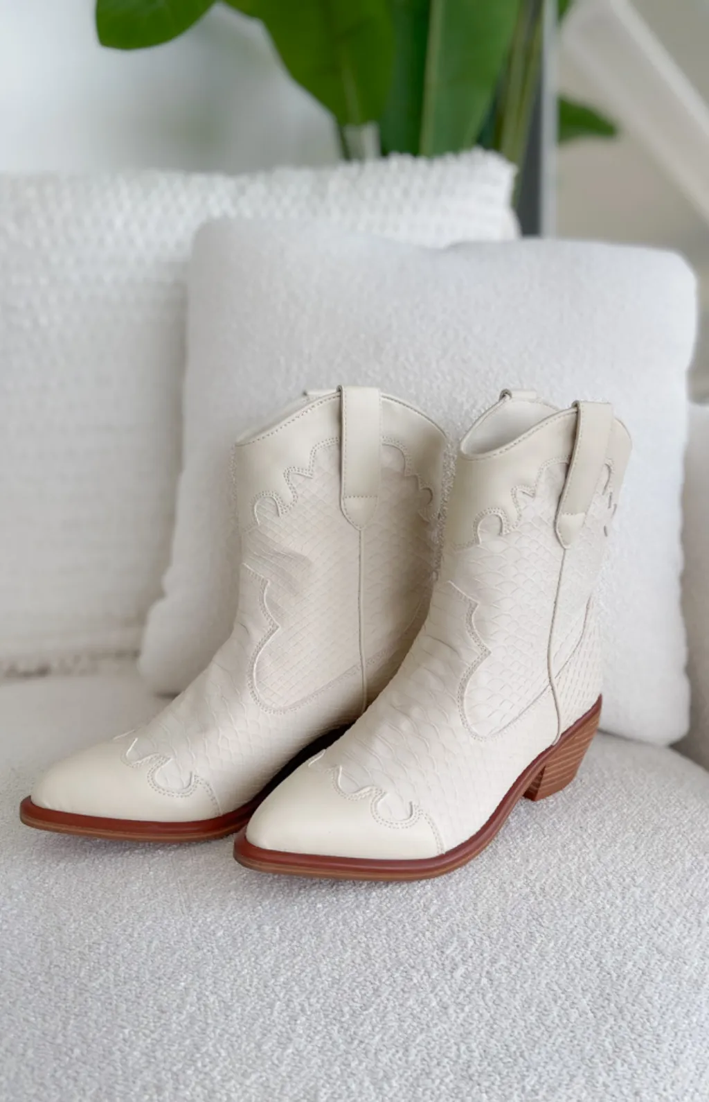 Ainsley Ivory Western Boots