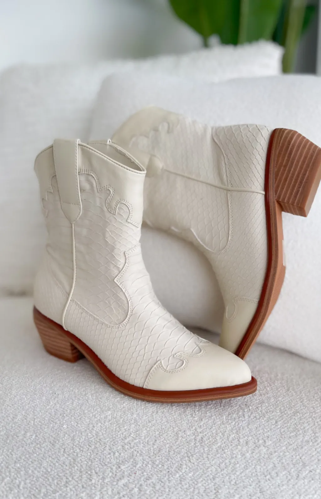 Ainsley Ivory Western Boots