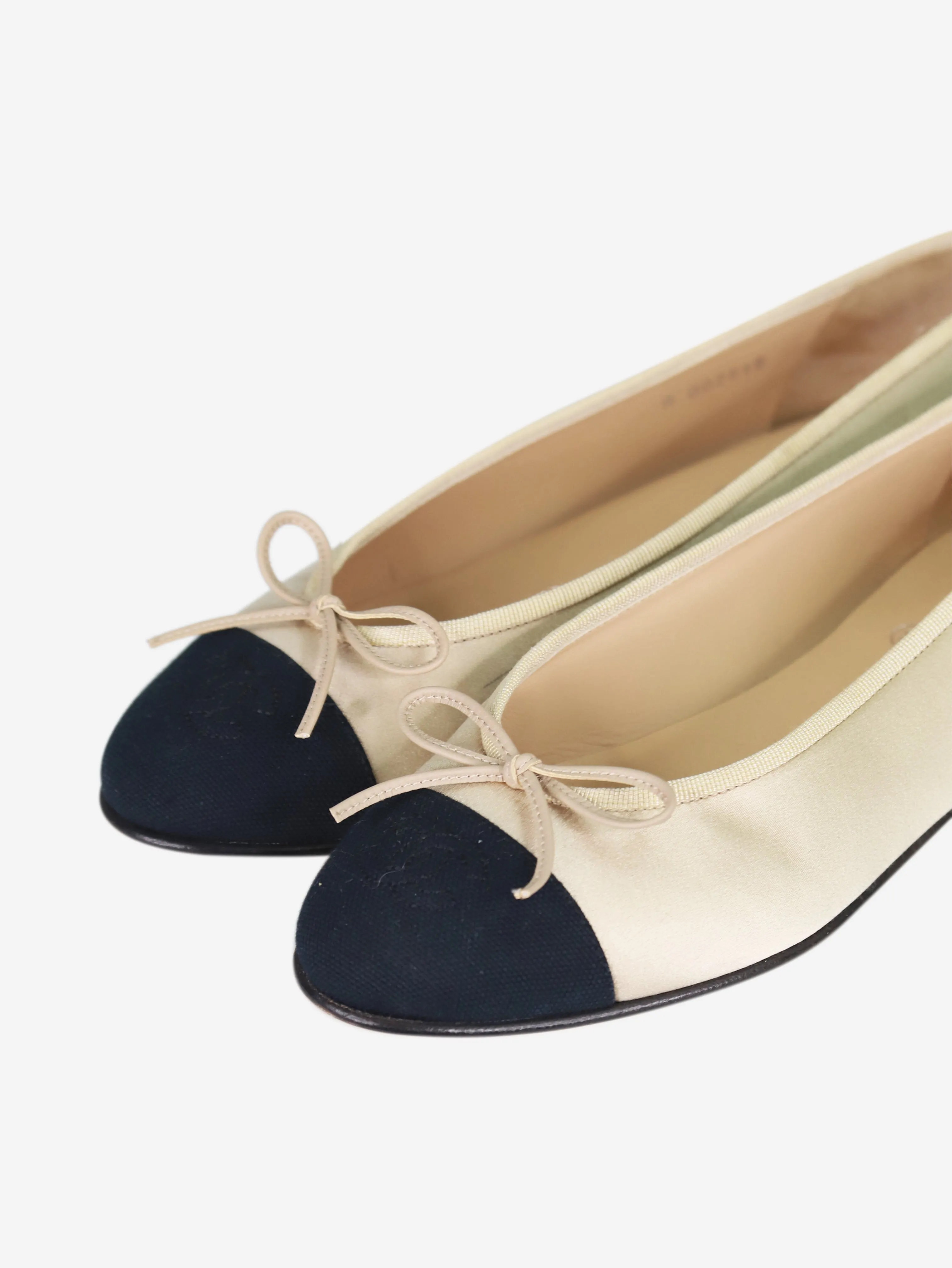 Ivory and black satin ballet flats - size EU 37.5