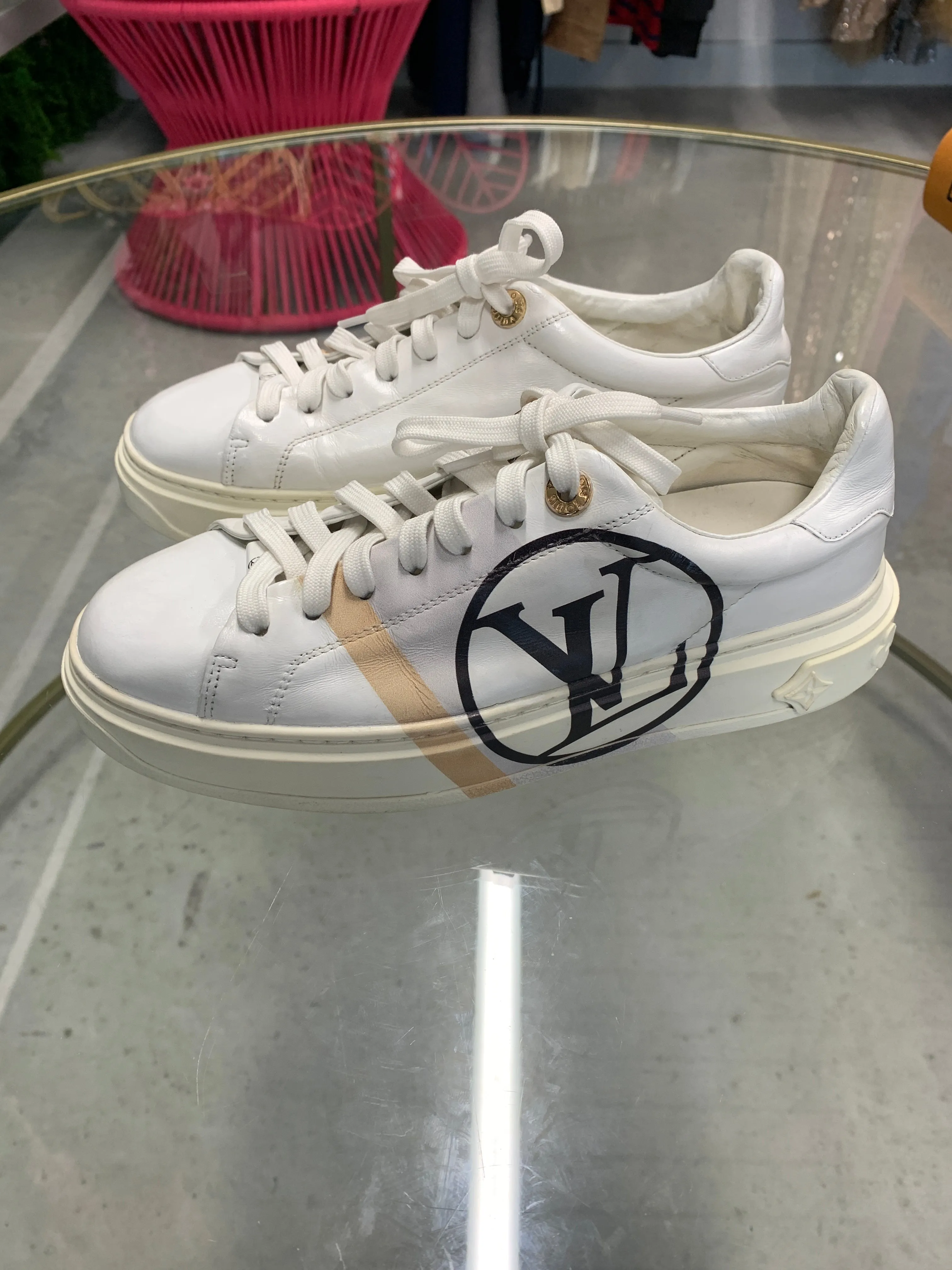 Louis Vuitton Timeout Sneakers 37