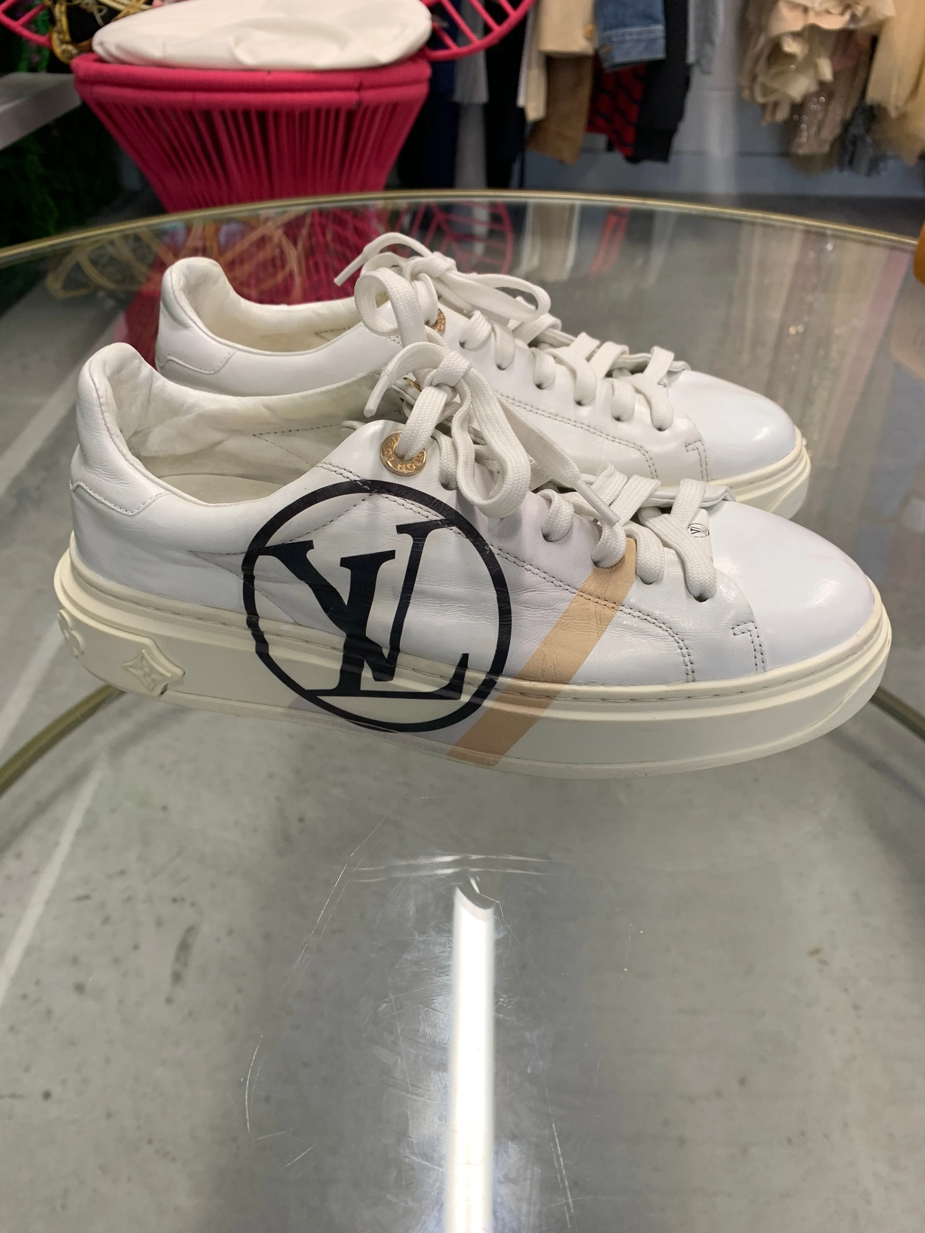 Louis Vuitton Timeout Sneakers 37