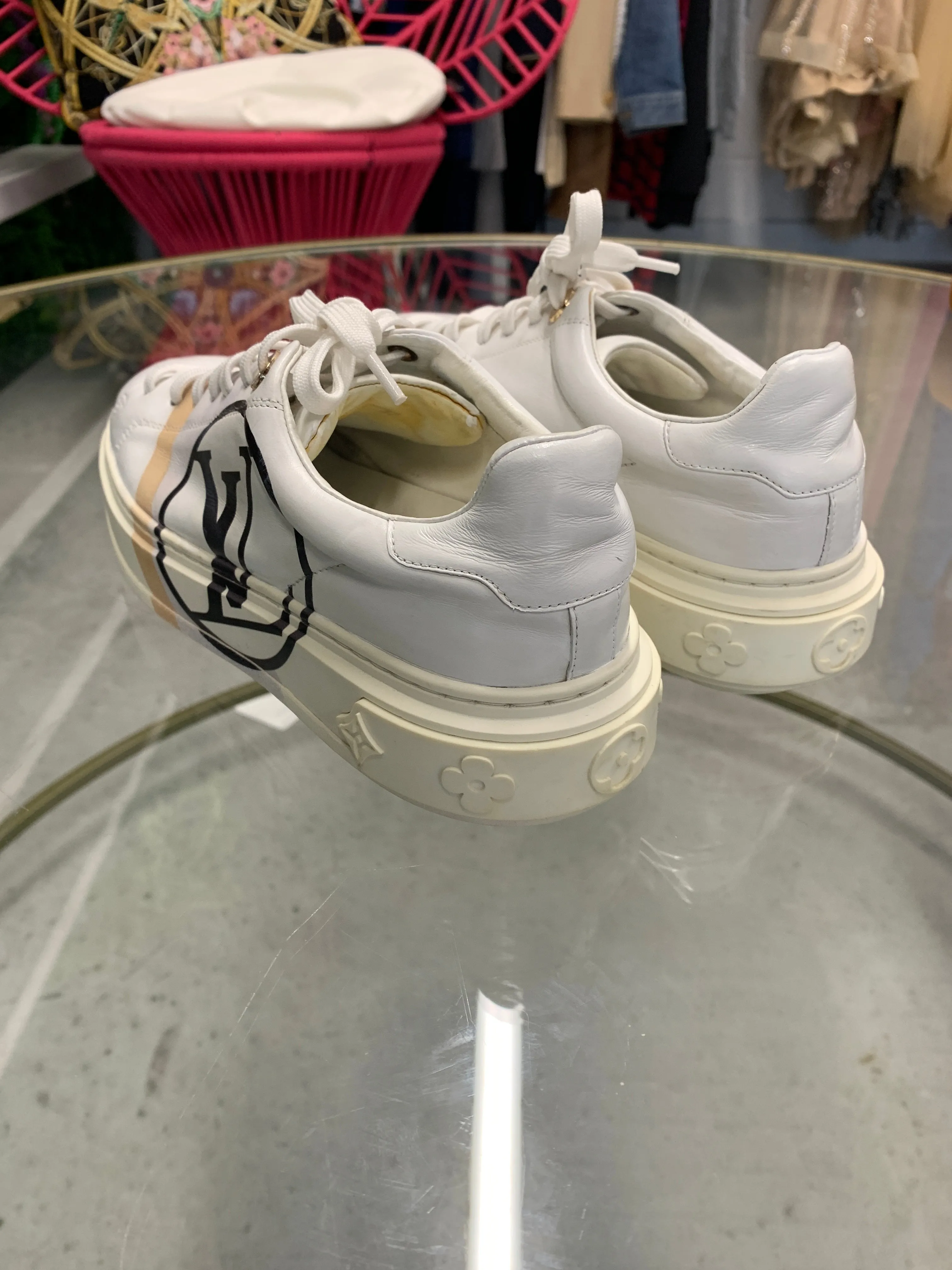 Louis Vuitton Timeout Sneakers 37