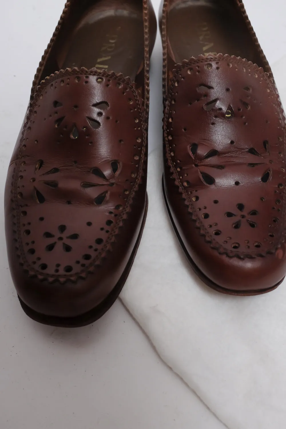 PRADA VINTAGE 38 39 LEATHER CUT OUT LOAFER